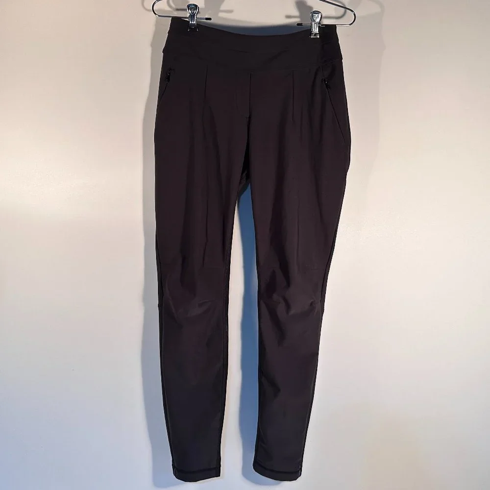 Lululemon Black Athletic Pants w/ Zipper Pockets Women Size 4